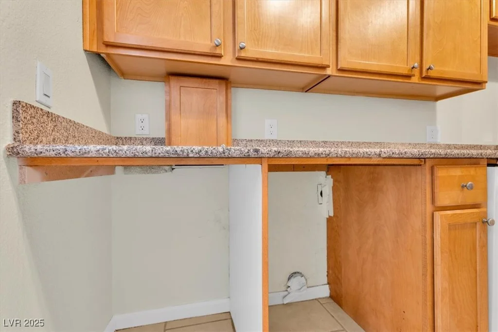 2838 Loveland, Las Vegas, NV 89109