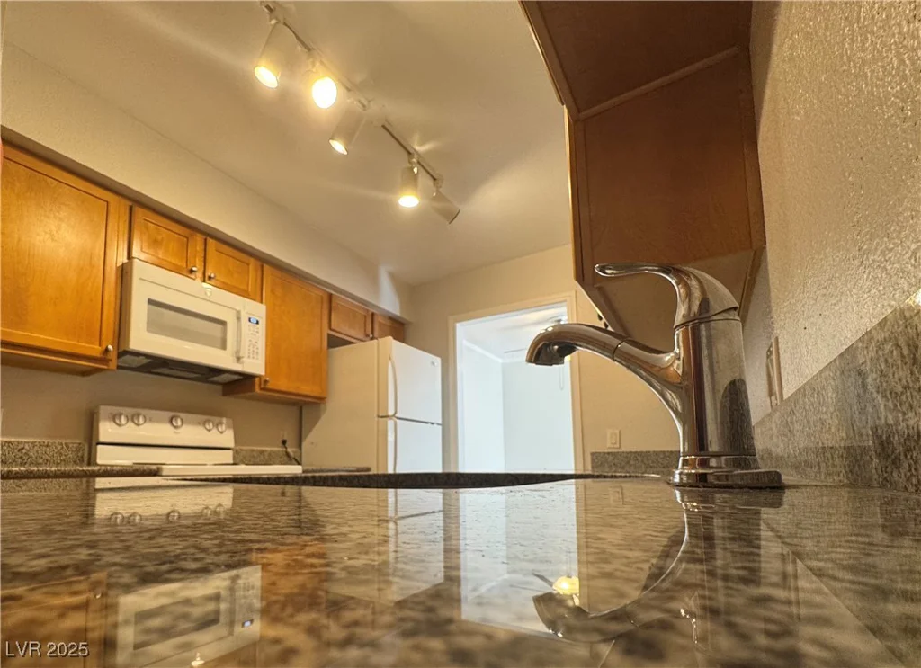 2838 Loveland, Las Vegas, NV 89109