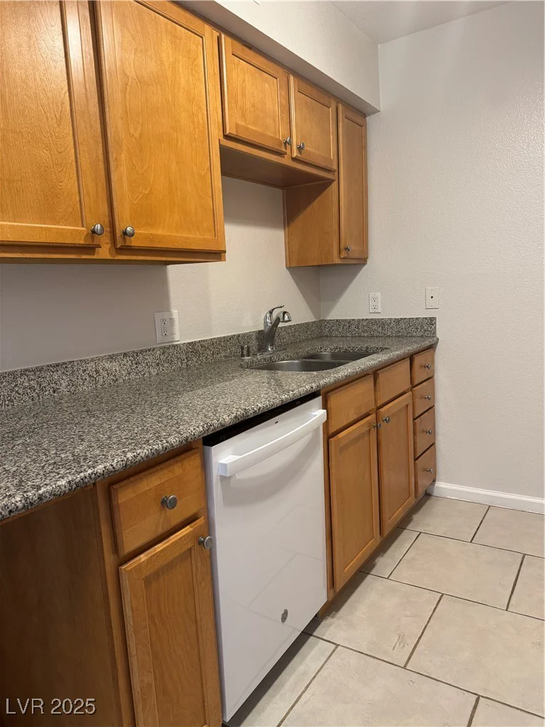 2838 Loveland, Las Vegas, NV 89109