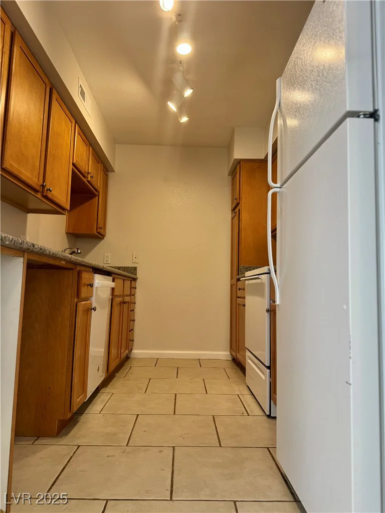 2838 Loveland, Las Vegas, NV 89109