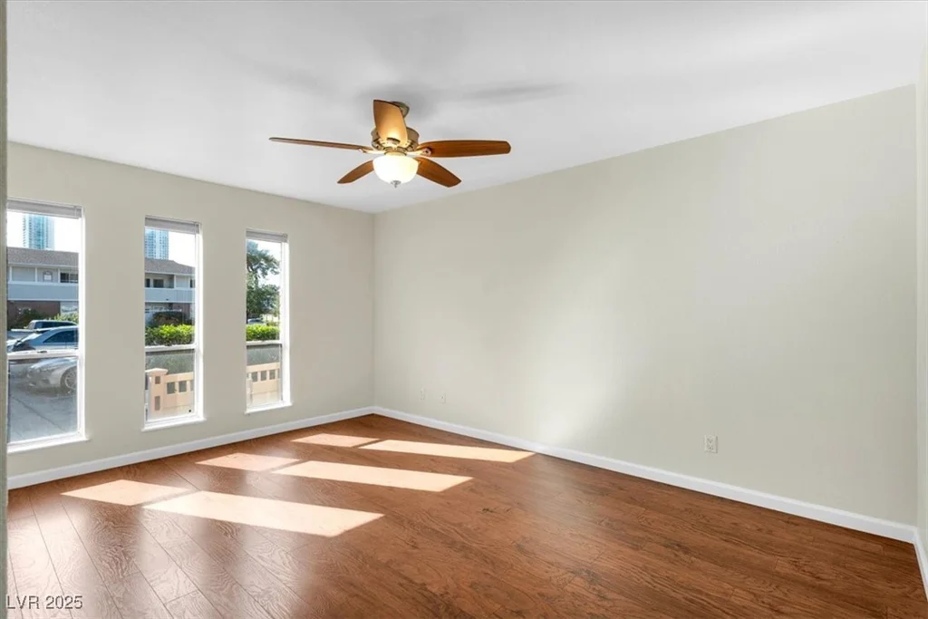 2838 Loveland, Las Vegas, NV 89109