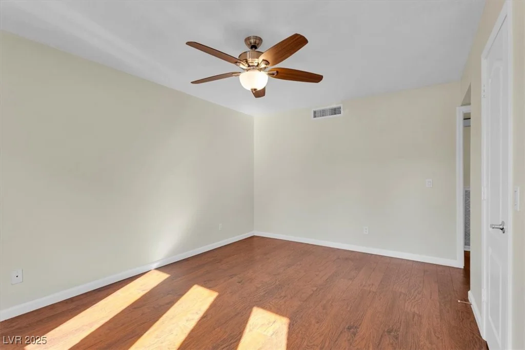 2838 Loveland, Las Vegas, NV 89109