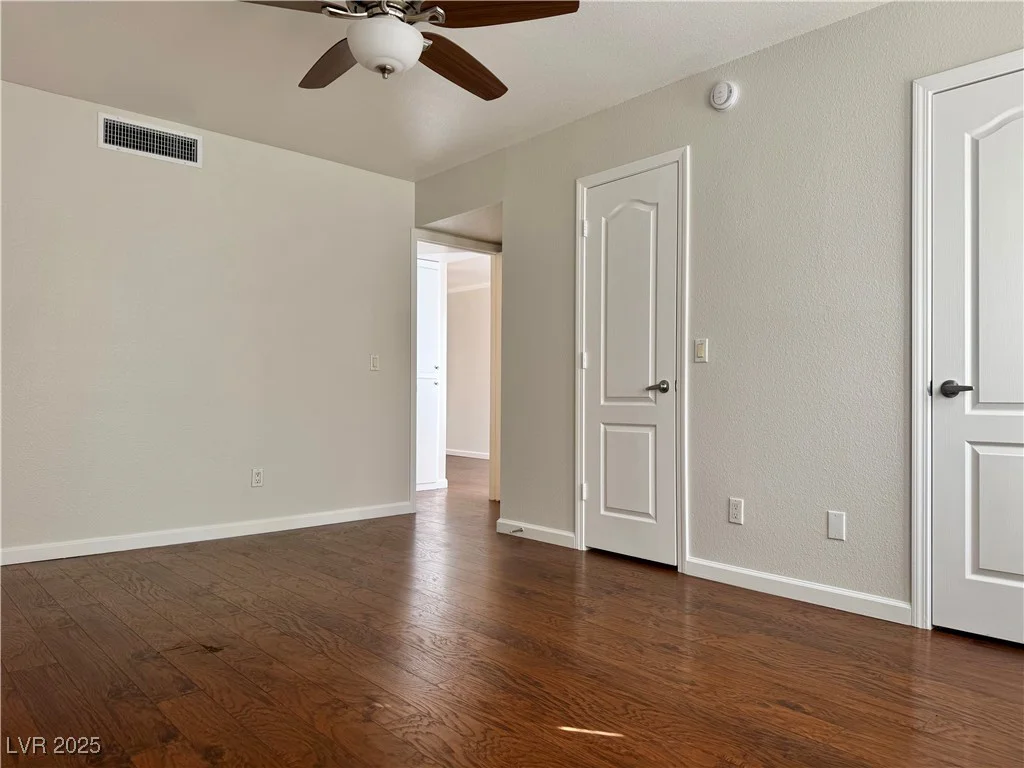 2838 Loveland, Las Vegas, NV 89109