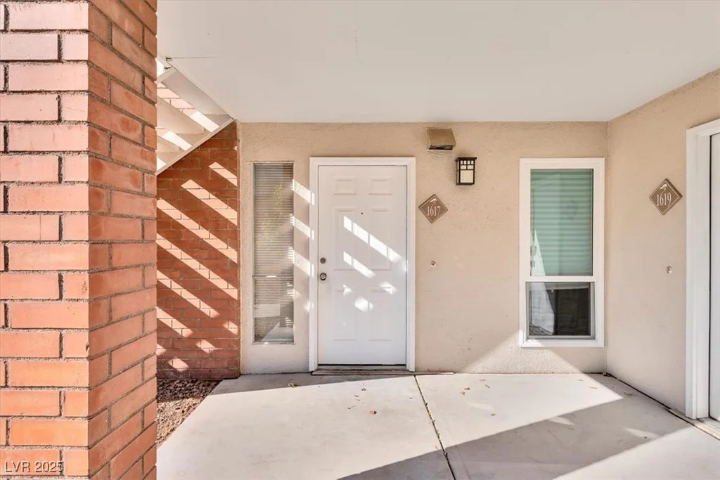2838 Loveland, Las Vegas, NV 89109