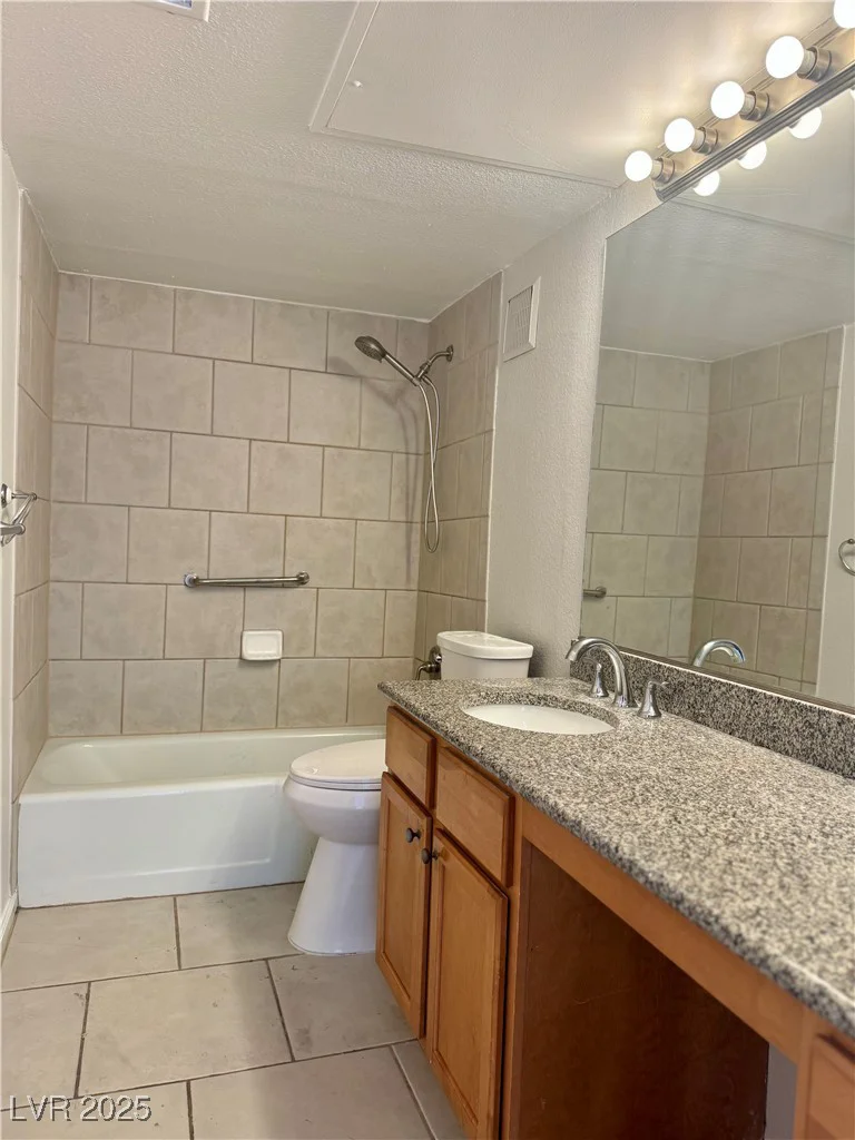 2838 Loveland, Las Vegas, NV 89109