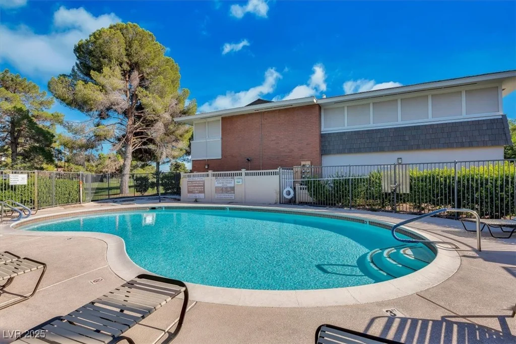 2838 Loveland, Las Vegas, NV 89109