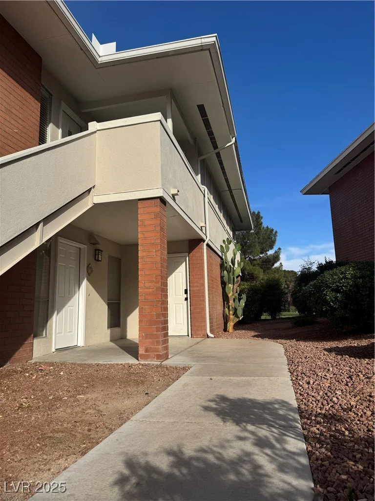 2838 Loveland, Las Vegas, NV 89109