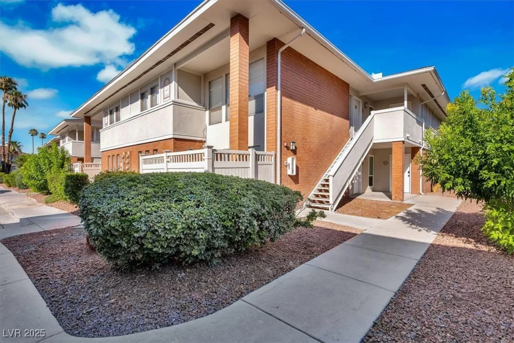 2838 Loveland, Las Vegas, NV 89109