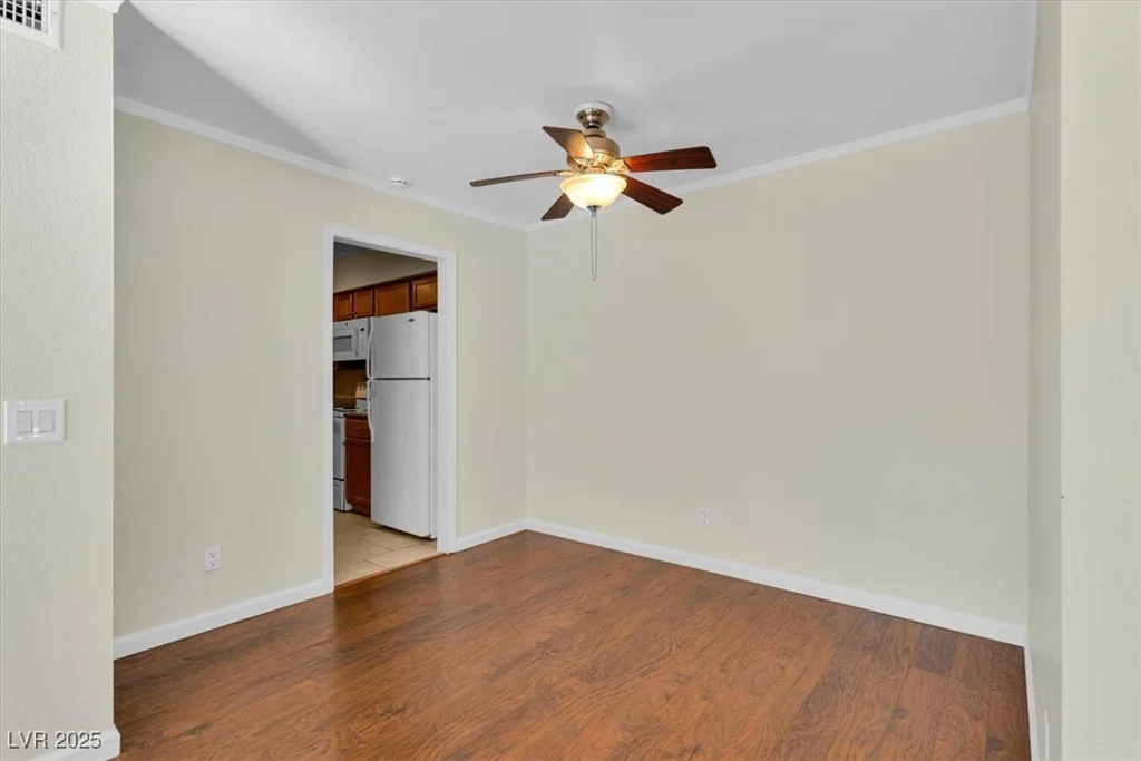 2838 Loveland, Las Vegas, NV 89109
