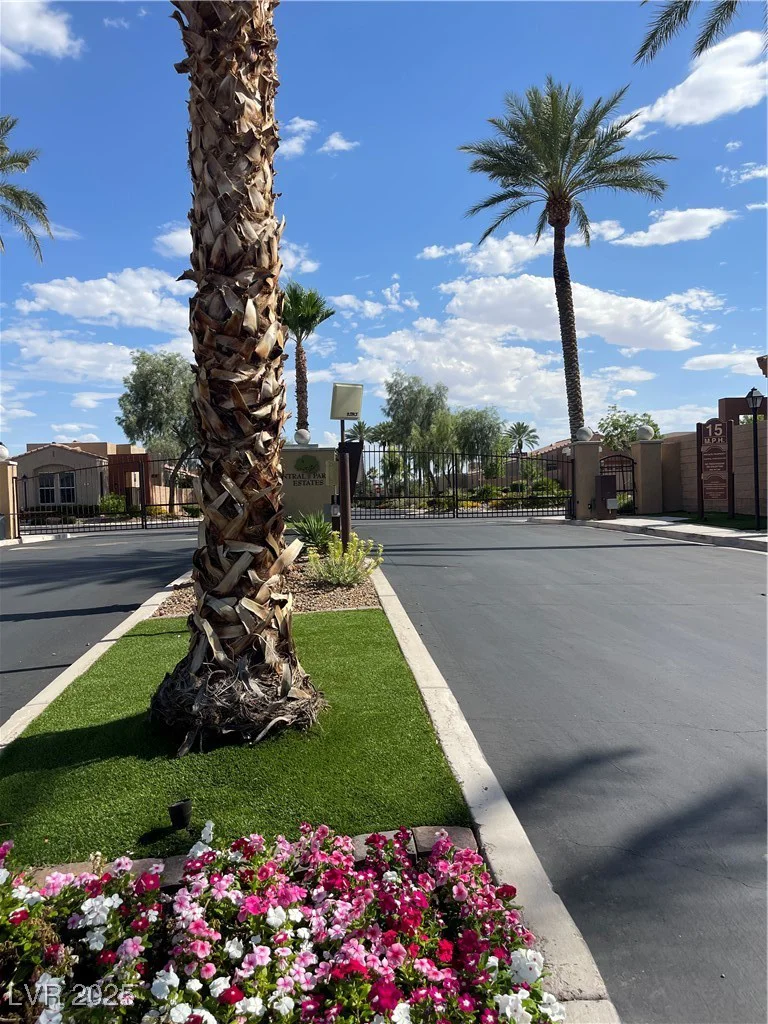 185 Coney Island, Las Vegas, NV 89123