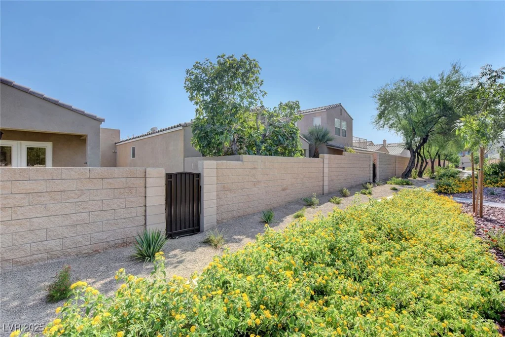 185 Coney Island, Las Vegas, NV 89123