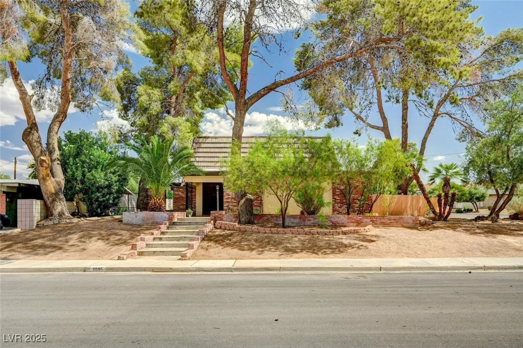 2095 Mohigan, Las Vegas, NV 89169