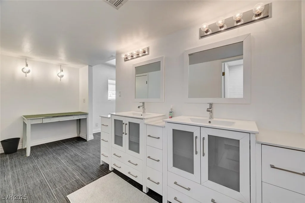 2095 Mohigan, Las Vegas, NV 89169