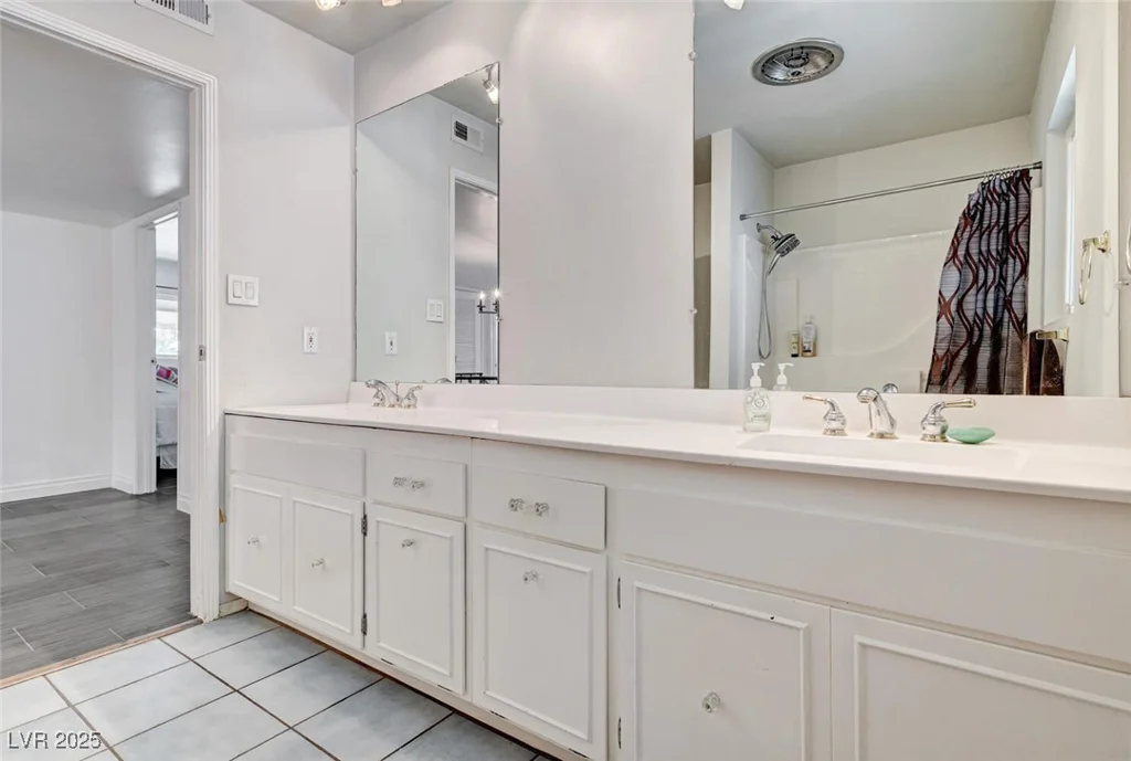 2095 Mohigan, Las Vegas, NV 89169