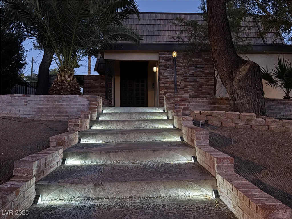 2095 Mohigan, Las Vegas, NV 89169