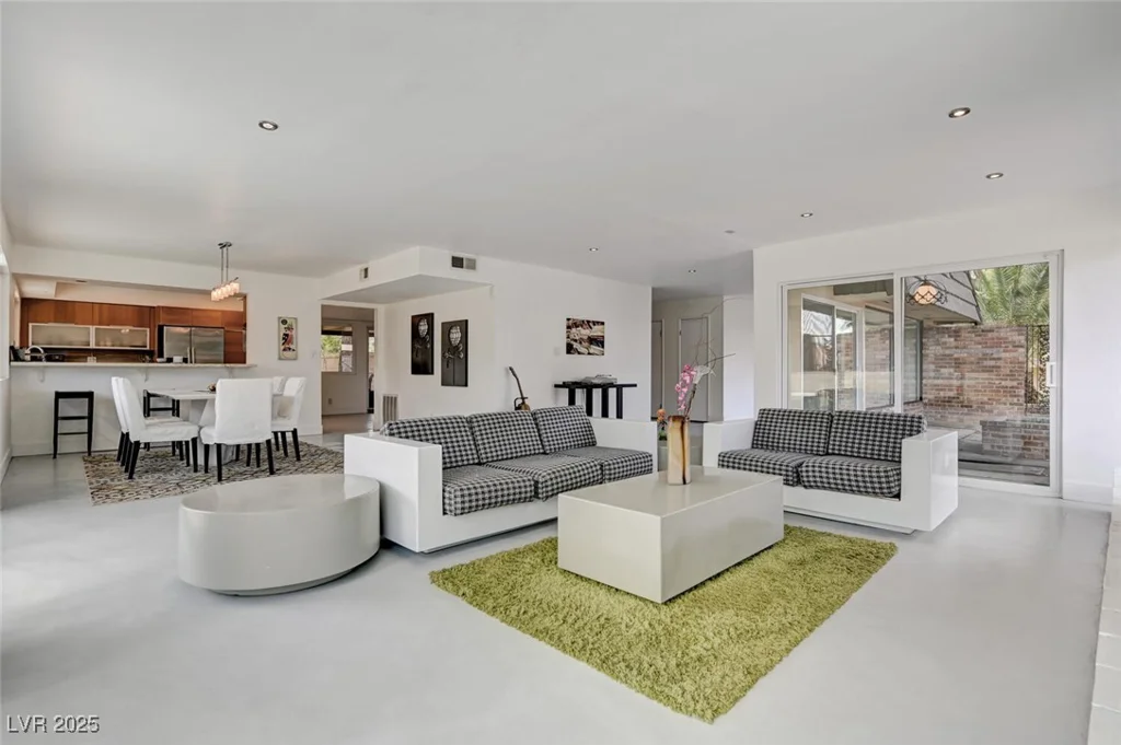 2095 Mohigan, Las Vegas, NV 89169