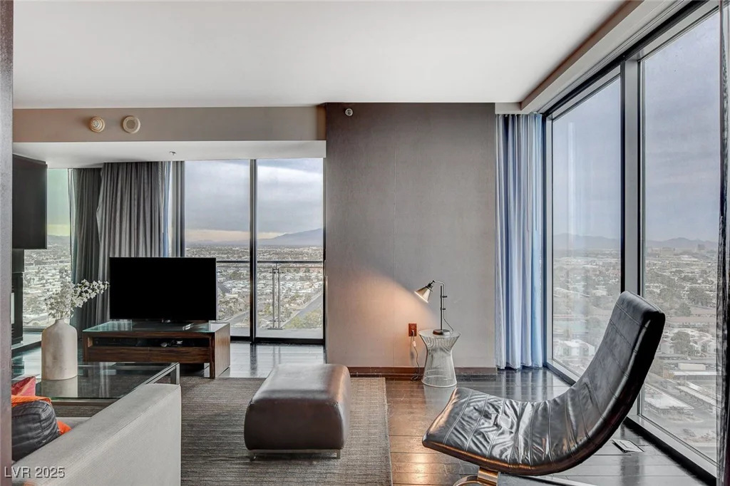 4381 Flamingo, Las Vegas, NV 89103
