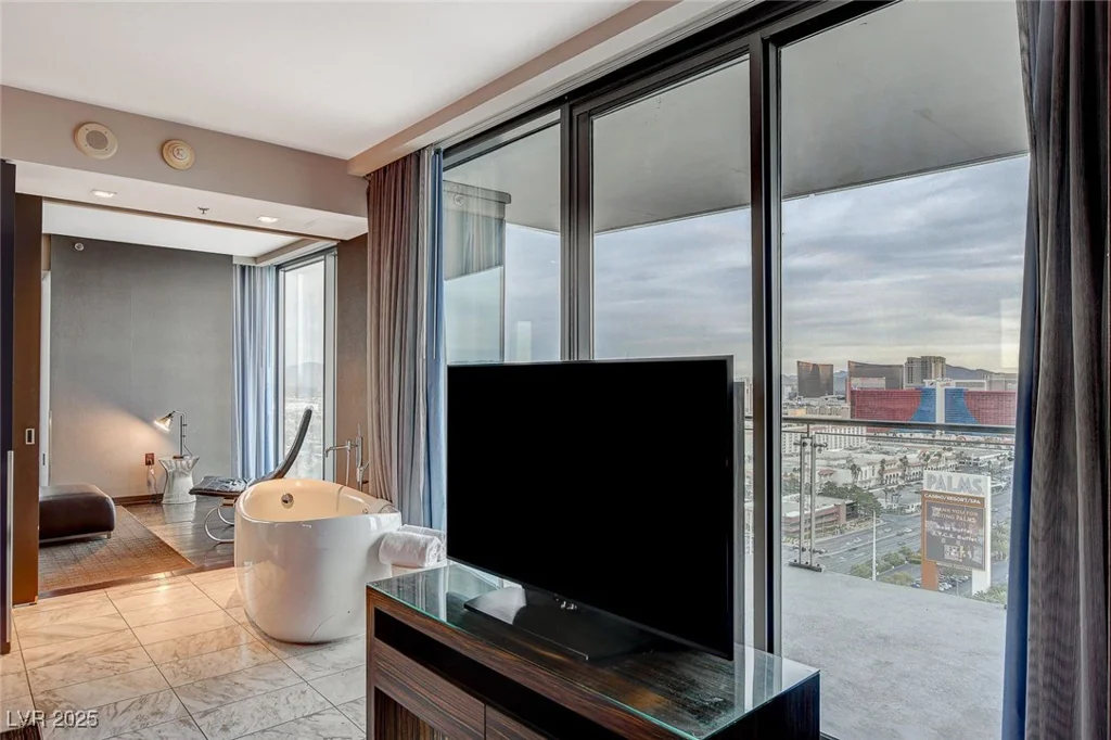 4381 Flamingo, Las Vegas, NV 89103