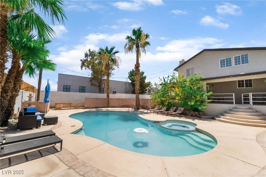 5676 Birchwood, Las Vegas, NV 89120