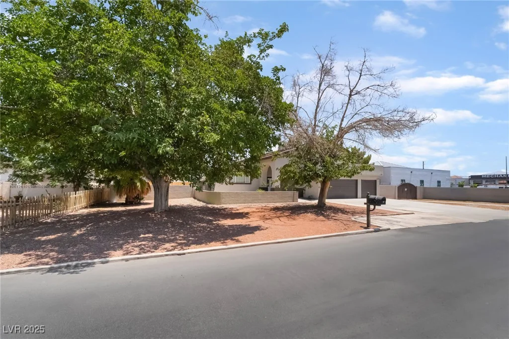 5676 Birchwood, Las Vegas, NV 89120