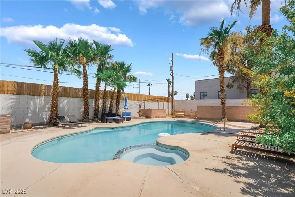 5676 Birchwood, Las Vegas, NV 89120
