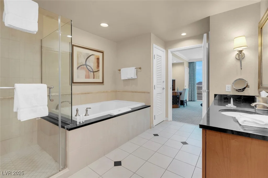 145 Harmon, Las Vegas, NV 89109