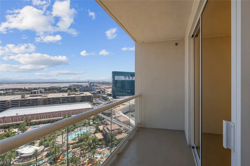 145 Harmon, Las Vegas, NV 89109