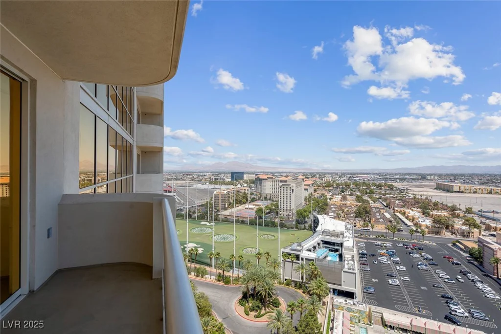145 Harmon, Las Vegas, NV 89109