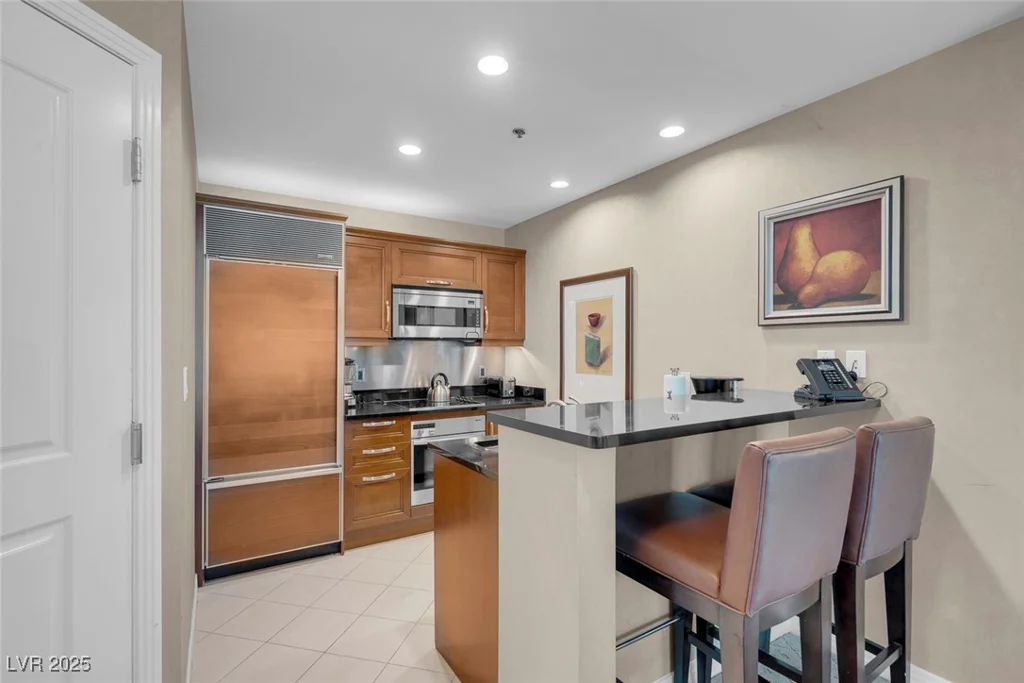 145 Harmon, Las Vegas, NV 89109