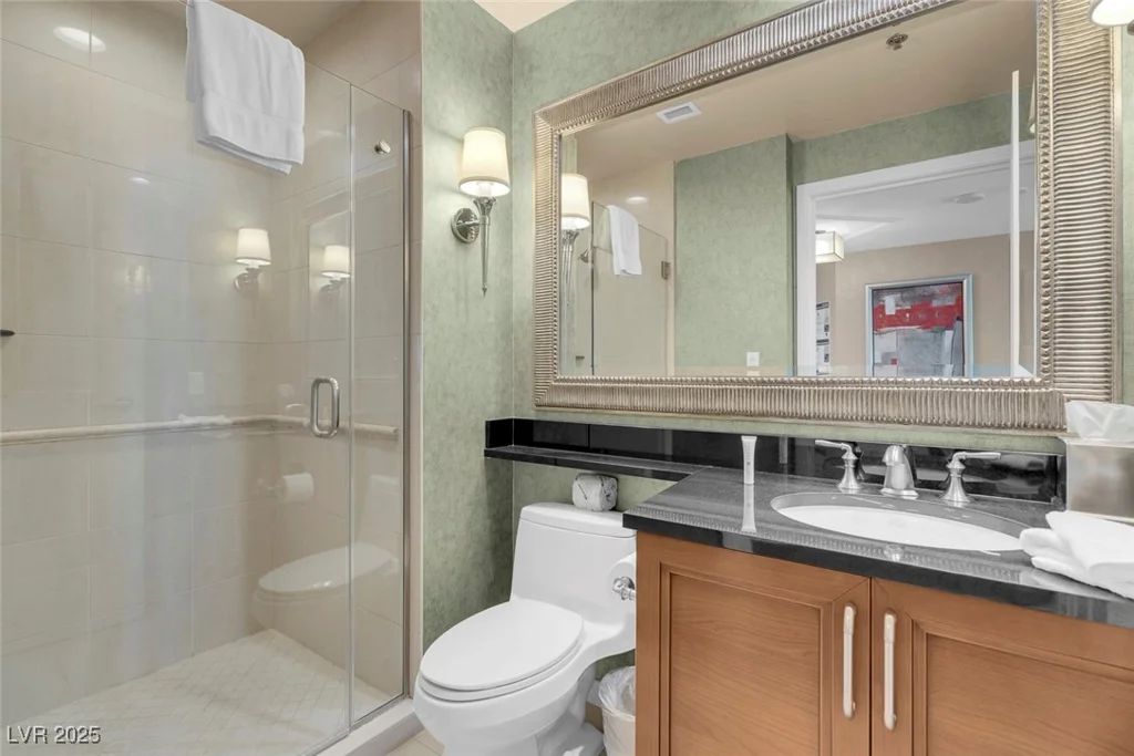 145 Harmon, Las Vegas, NV 89109
