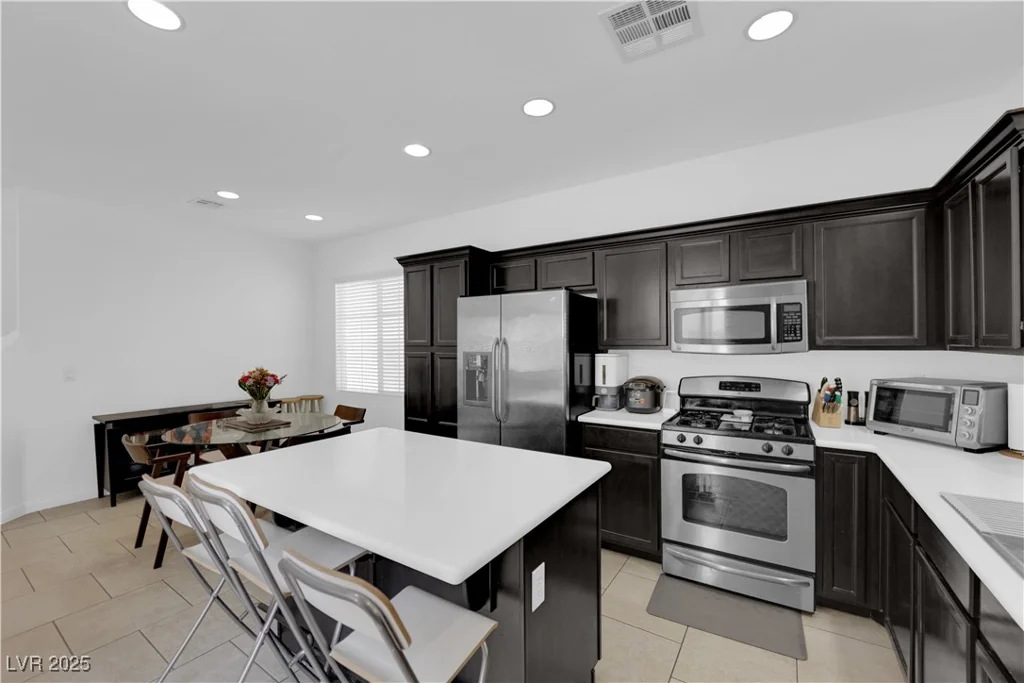9830 Venus Lake, Las Vegas, NV 89178