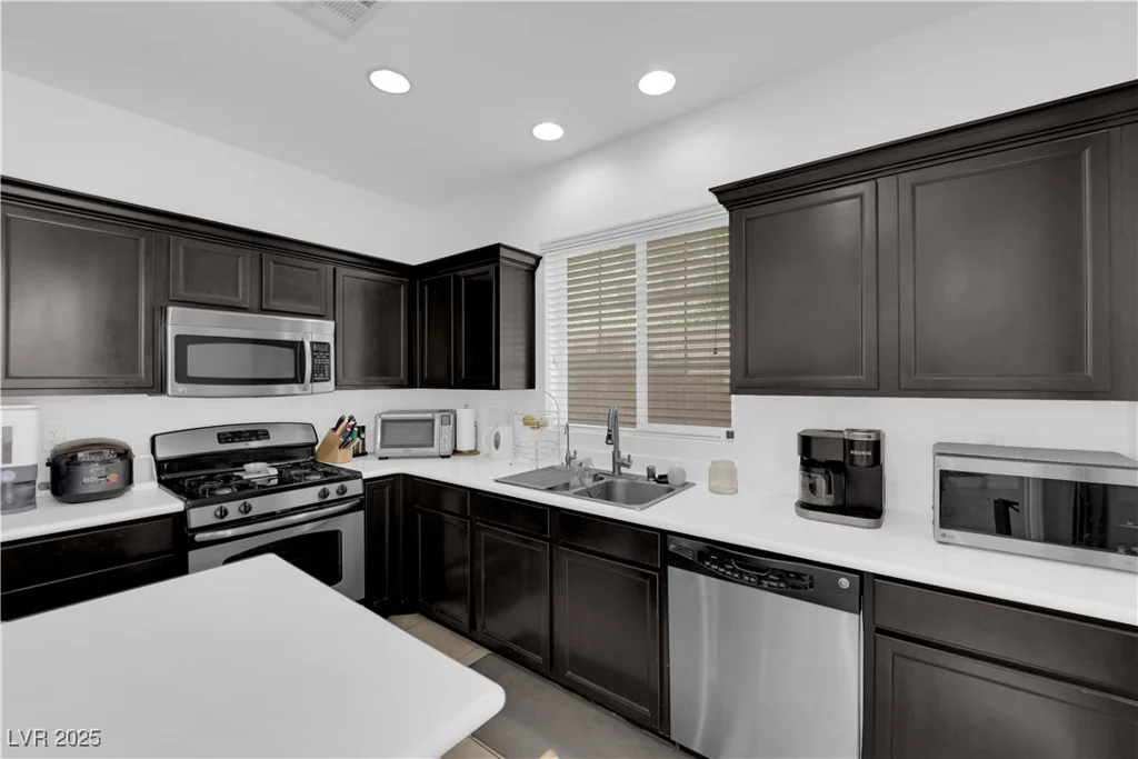 9830 Venus Lake, Las Vegas, NV 89178