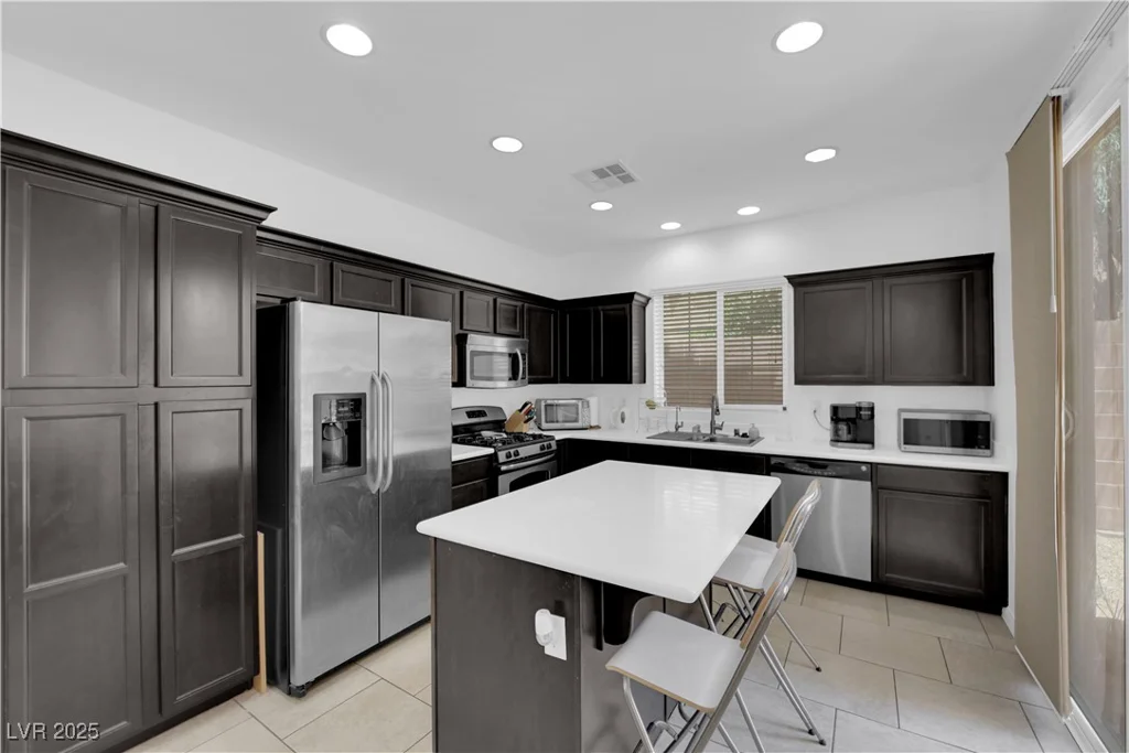 9830 Venus Lake, Las Vegas, NV 89178