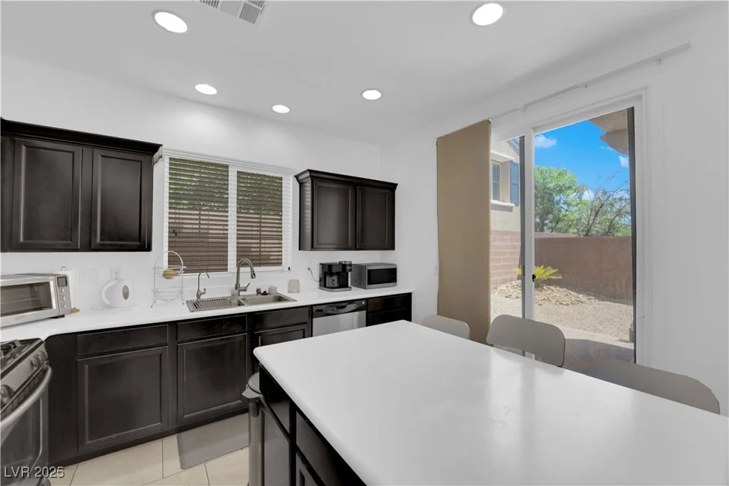 9830 Venus Lake, Las Vegas, NV 89178