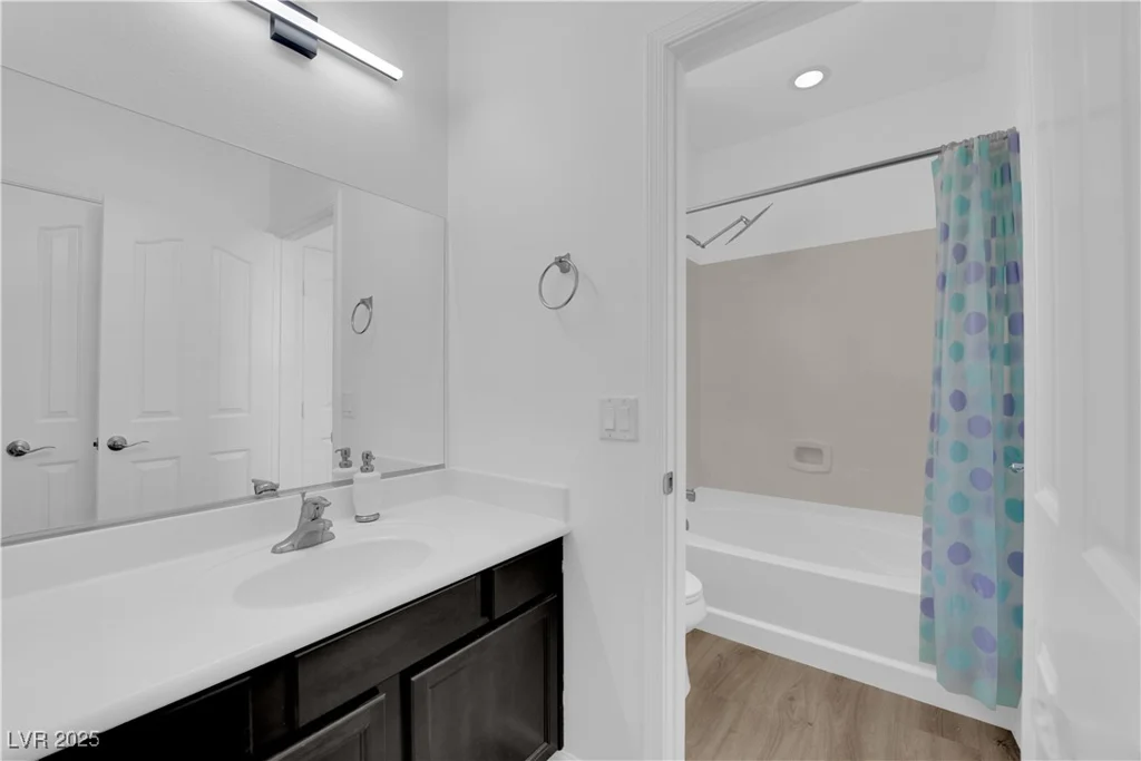 9830 Venus Lake, Las Vegas, NV 89178