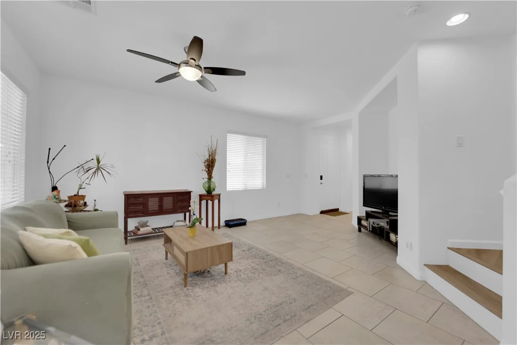 9830 Venus Lake, Las Vegas, NV 89178