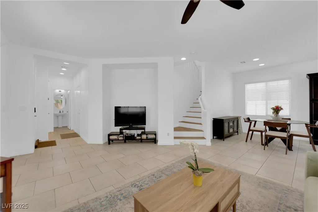 9830 Venus Lake, Las Vegas, NV 89178