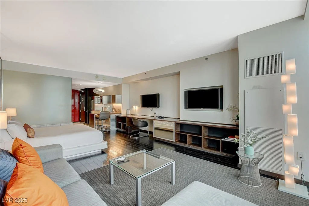 4381 Flamingo, Las Vegas, NV 89103