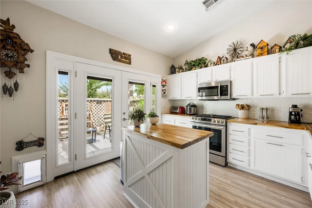 10372 Natural Springs, Las Vegas, NV 89129
