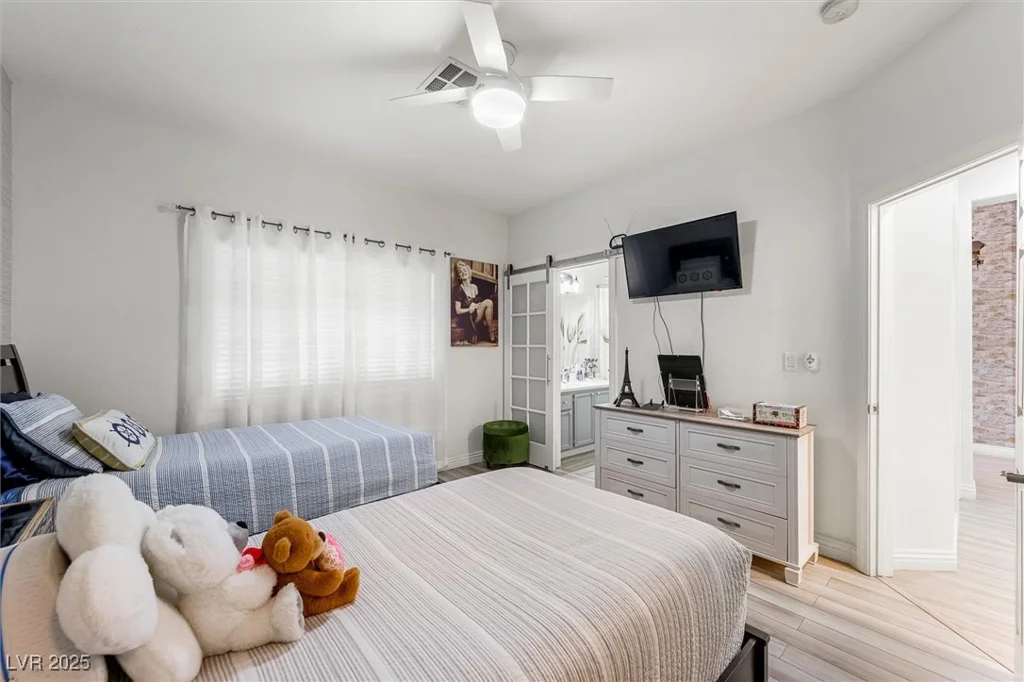 10372 Natural Springs, Las Vegas, NV 89129