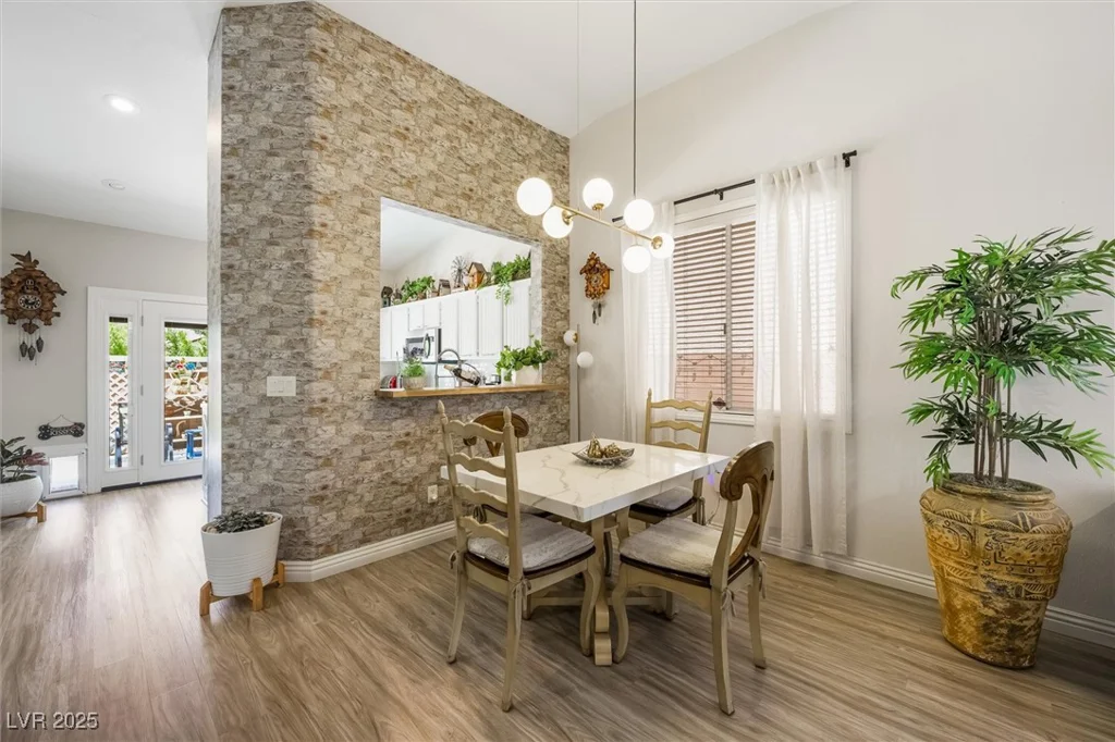 10372 Natural Springs, Las Vegas, NV 89129