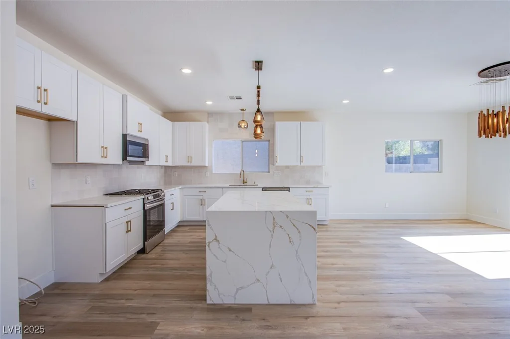 5653 Artesia Lake, Las Vegas, NV 89118