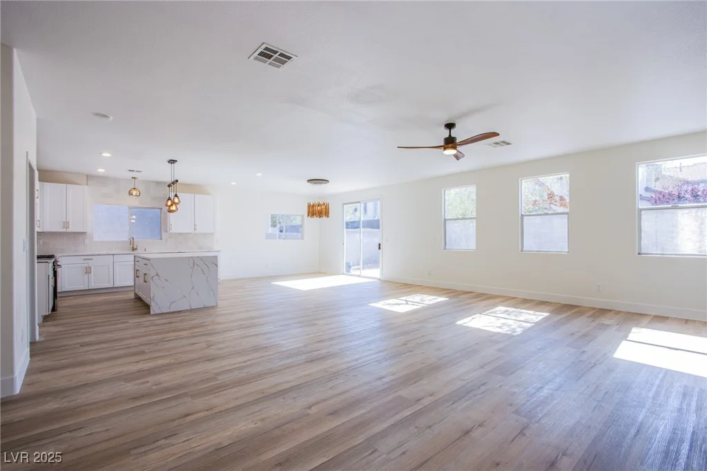 5653 Artesia Lake, Las Vegas, NV 89118