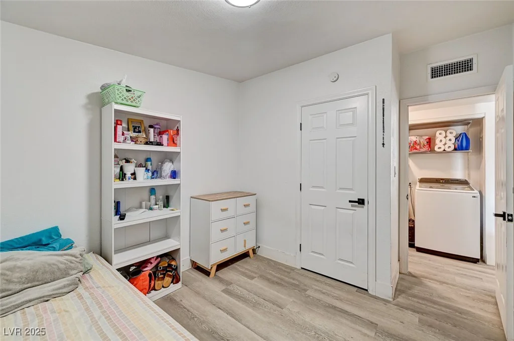 1424 Teton, Las Vegas, NV 89101