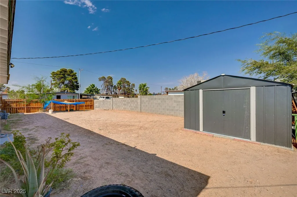 1424 Teton, Las Vegas, NV 89101