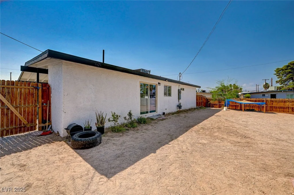 1424 Teton, Las Vegas, NV 89101