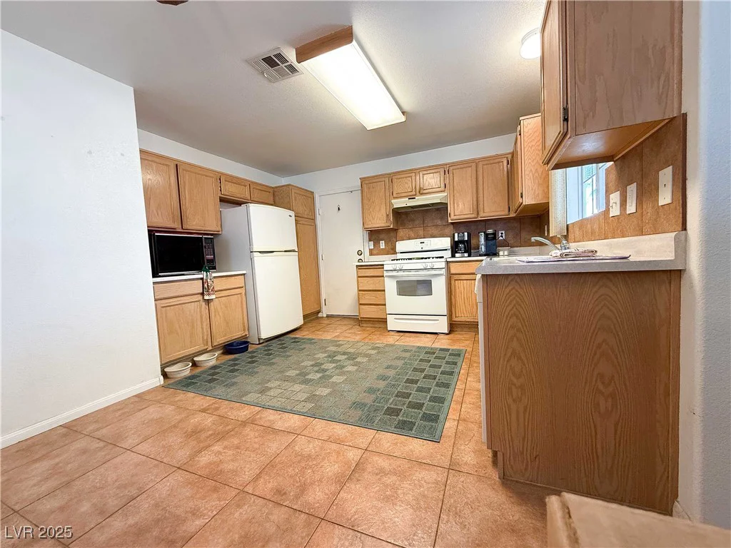 425 Nancy, Henderson, NV 89015