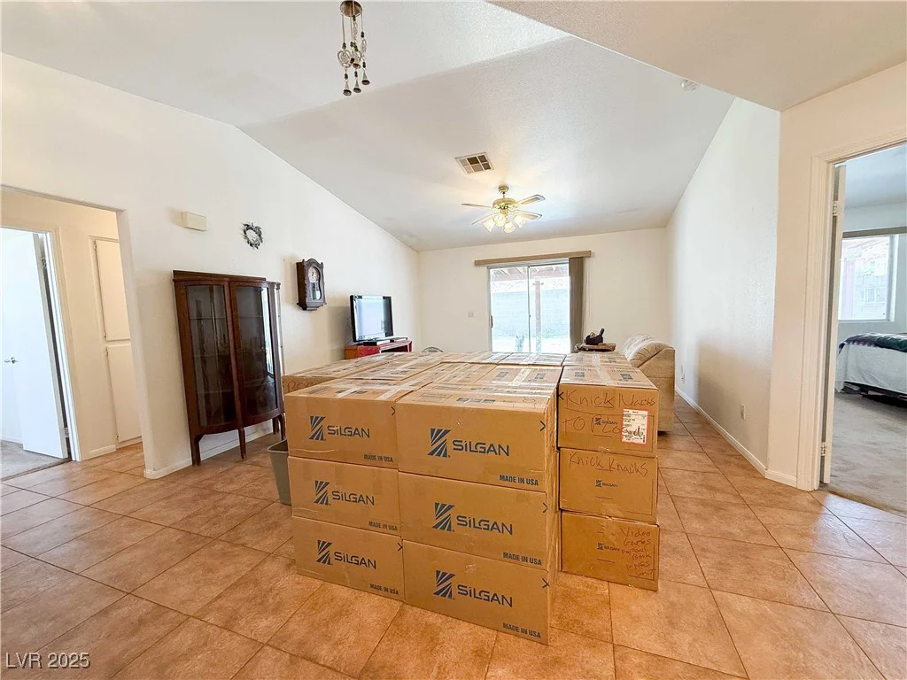 425 Nancy, Henderson, NV 89015