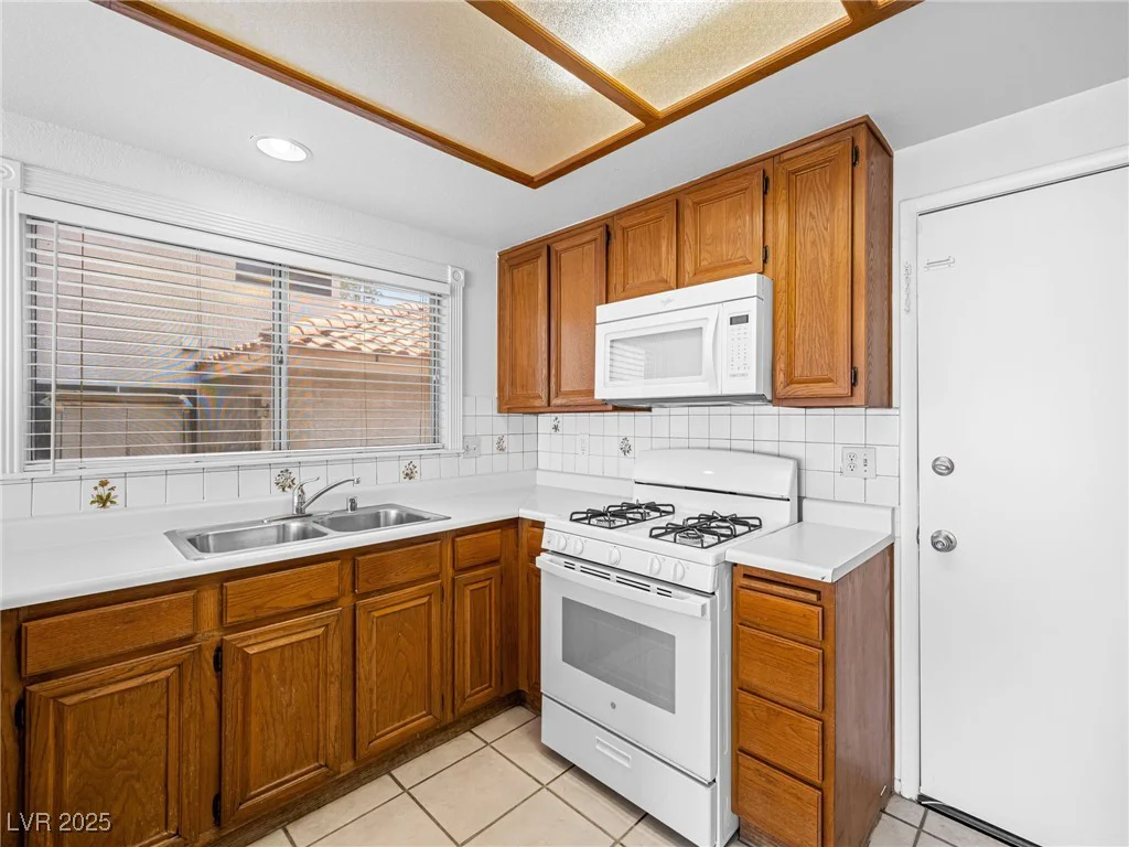 379 Bradford, Henderson, NV 89074