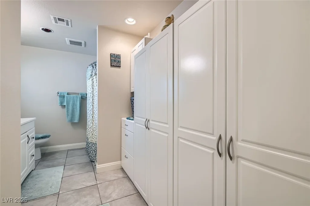 4605 Exposition, Las Vegas, NV 89102